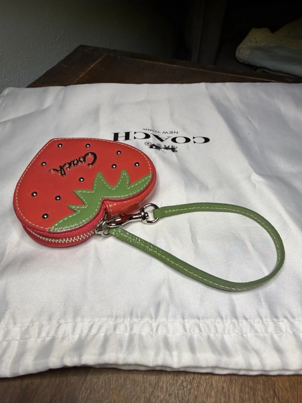 Coach Strawberry Wristlet Coin Purse Nickle Hardware, Green Leaf & key ring - Picture 4 of 7